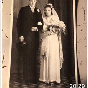 Huwelijksfoto Bert en Gré Offenberg-Schweitzer 11 december 1947. Bron Mw. Joke Borst.
