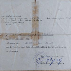 Verbeek Jan, ontslagbriefje ondertekend door Commandant Berg. Bron: Mevr. A Verbeek.