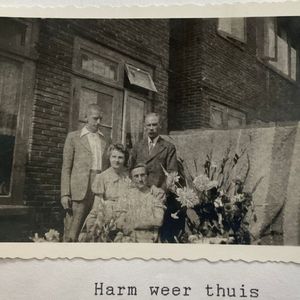 Harmen Bakker na thuiskomst op 11 augustus 1944. Foto van Harm Bakker