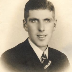 Bertus van Oosten circa 1942. Foto van Mevr. G. van Oosten-Weel.