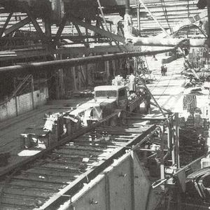 Büssing fabriek interieur rond 15 april 1945 na een bombardement