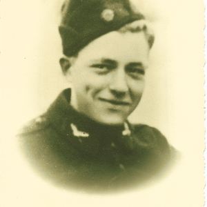 Cor Bart gefotografeerd als Coenraad in 1943