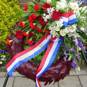 Krans van de werkgroep 16 april van basisschool De Wilgenroos