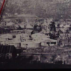 Ronde tenten in het Krijgsgevangenenkamp in Beisfjord bij Narvik (Stalag 330). Gelijk aan De Kippe en Zöschen.