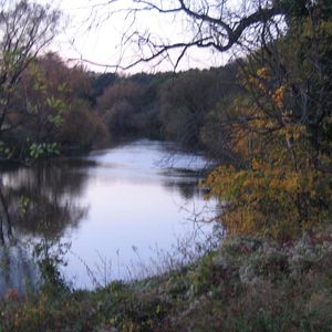 Het riviertje de Saale bij Gasthof Fischerei in Vesta.