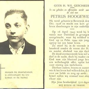 Bidprentje van Piet Hoogewerf met foto. De datum van de Razzia en zijn overlijden zijn respectievelijk 16 april 1944 en 22 december 1944. Bidprentje beschikbaar gesteld door Patrick Schelvis.