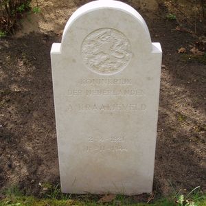 Grafsteen van Albert Kraaijeveld