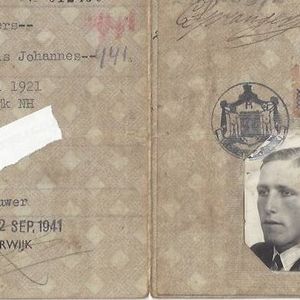 Persoonsbewijs C.J. Sprangers. Scan van zijn zoon C.J. Sprangers.