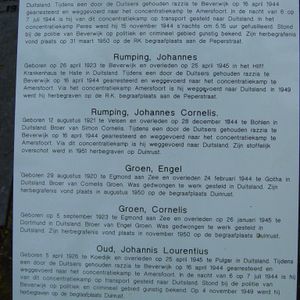De beschrijving bij de oorlogsgraven.
