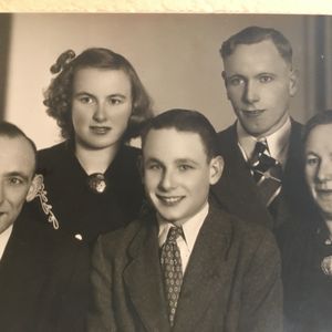 Familie van Rumste met Piet rechts achter. Foto via Mevr. M. Duinmeijer-Bos